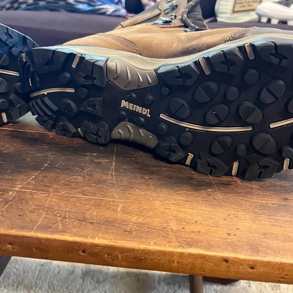 Meindl Men's EuroLight Insulated Brown and Black Hiking Boots - Picture 6 of 8